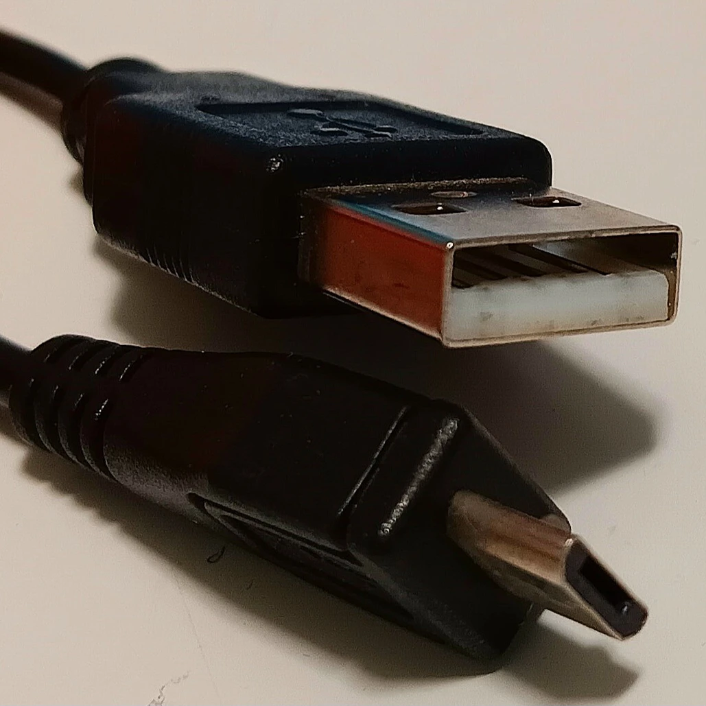 🔌USB Cable - 48.5 inches long🔌