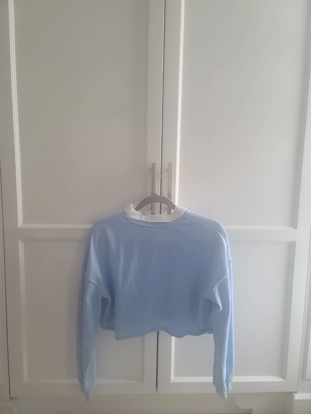H&M Baby Blue Cropped Sweater with Collar - photo 2