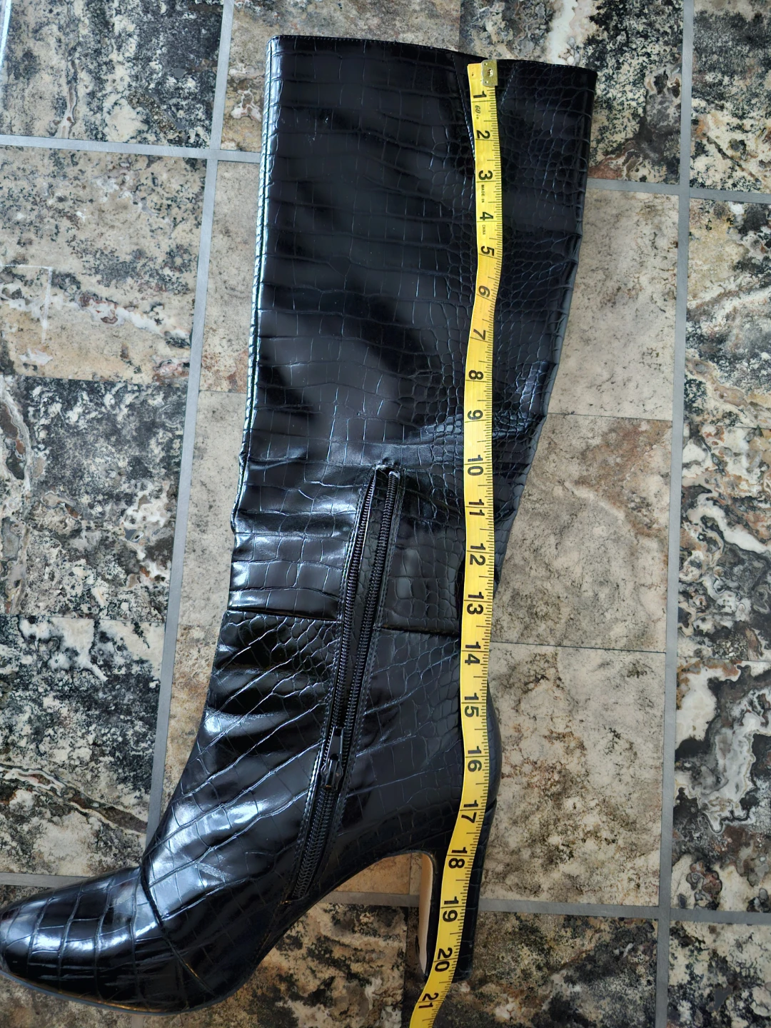 Women's Black Boots. Size 9.5 - photo 4