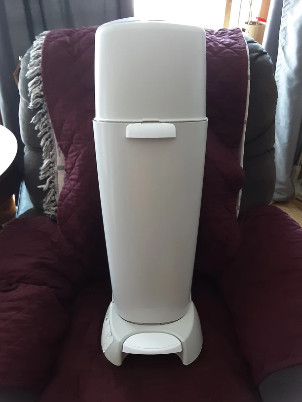 Diaper Genie Complete Diaper Pail with Starter Bag - photo 4