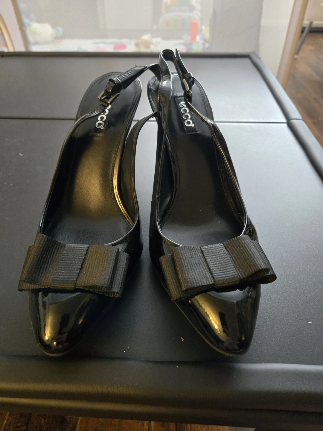 Ecco Black Patent Leather Heels - size 9