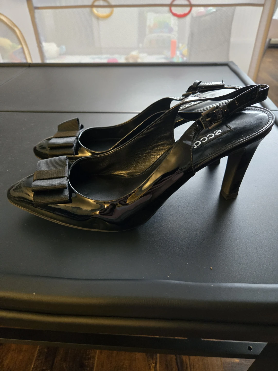 Ecco Black Patent Leather Heels - size 9 - photo 2