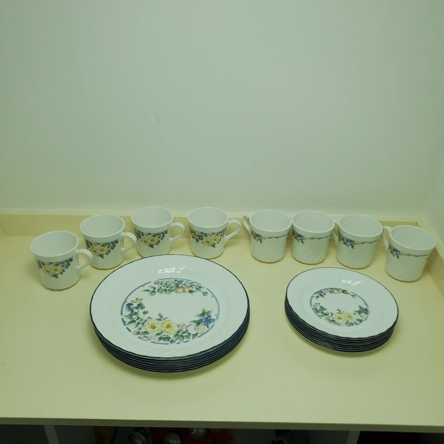 Corelle Orchard Rose Dinnerware Set 🧡