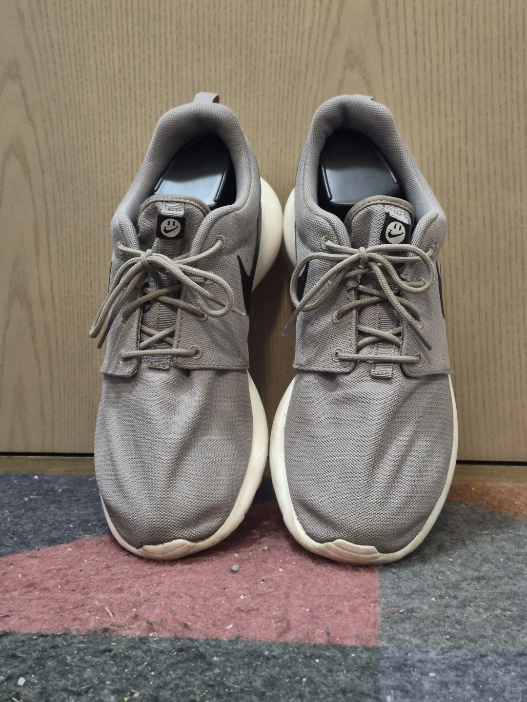 Nike Roshe One Shoes - US 9 - photo 2