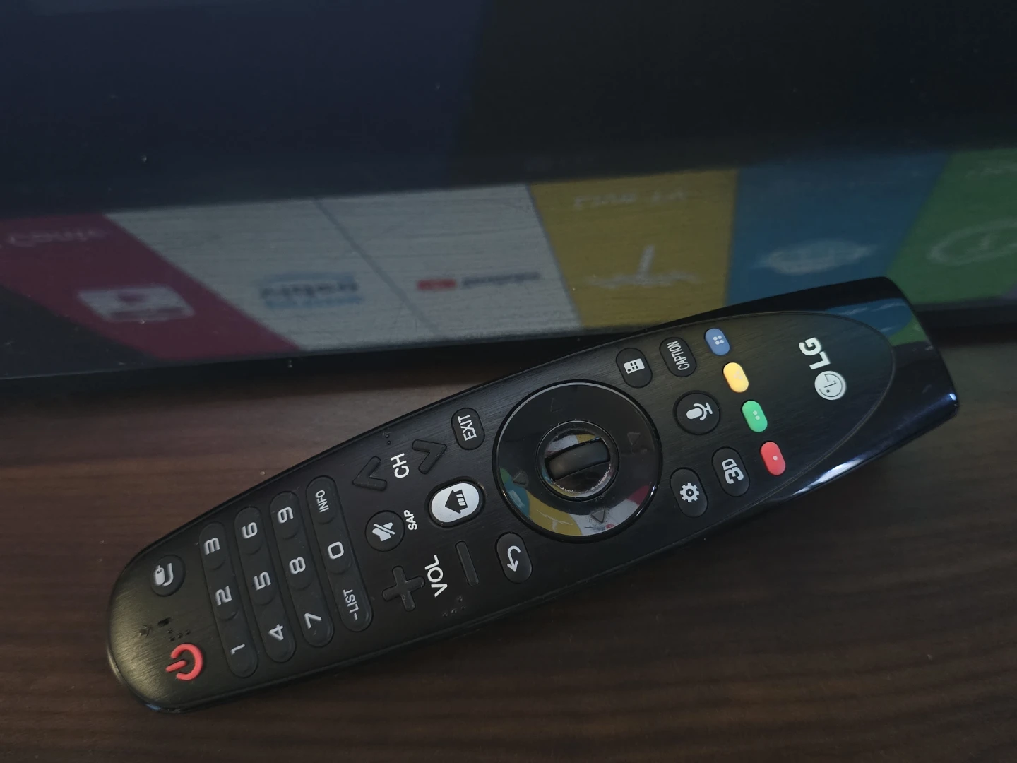 LG 43" Smart TV - photo 3