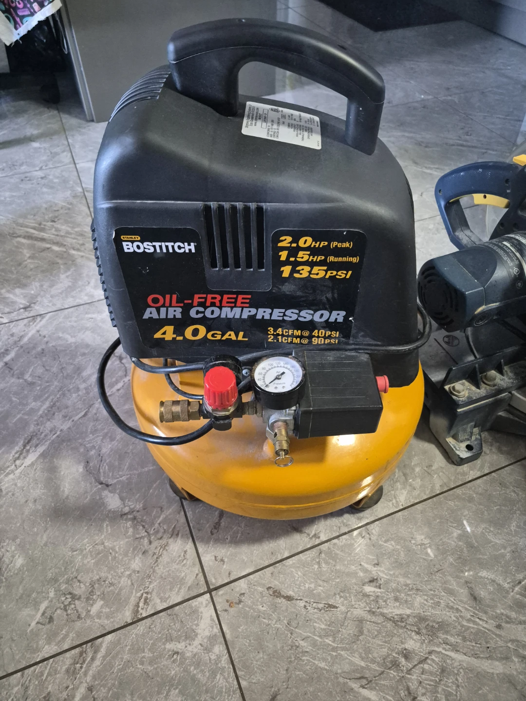 Bostitch 4.0 Gallon Oil-Free Air Compressor