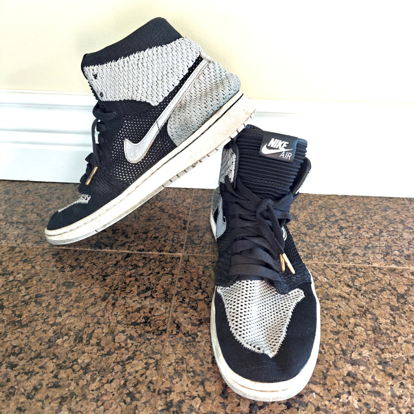 Nike Air Jordan 1 Retro High Flyknit Sneakers Size 9 US