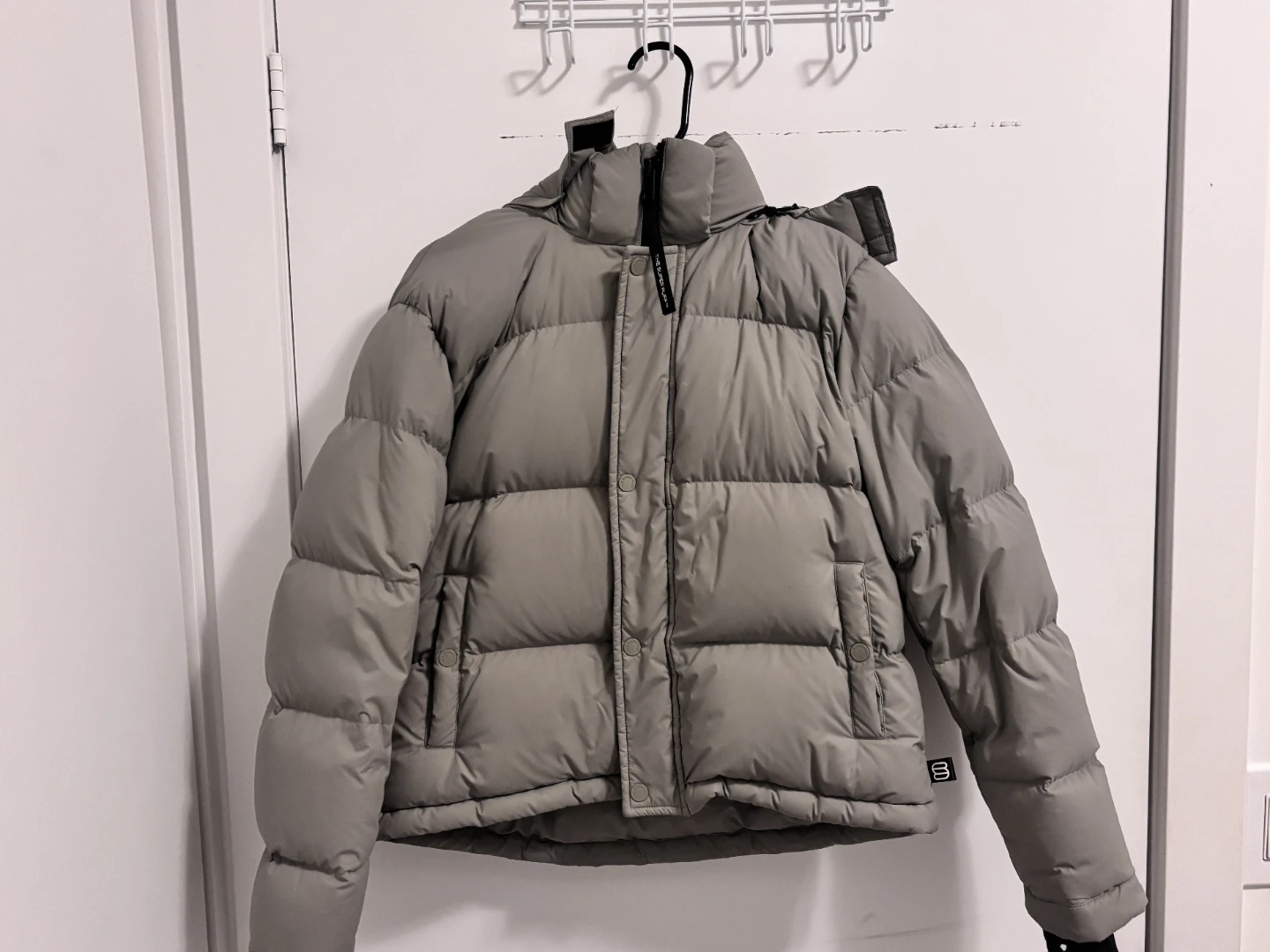 Aritzia The Super Puff Shorty - Size Small - photo 4