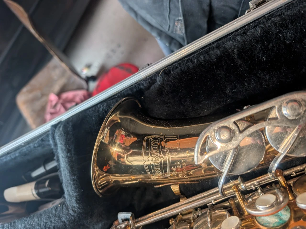 Saxophone with Case - photo 2