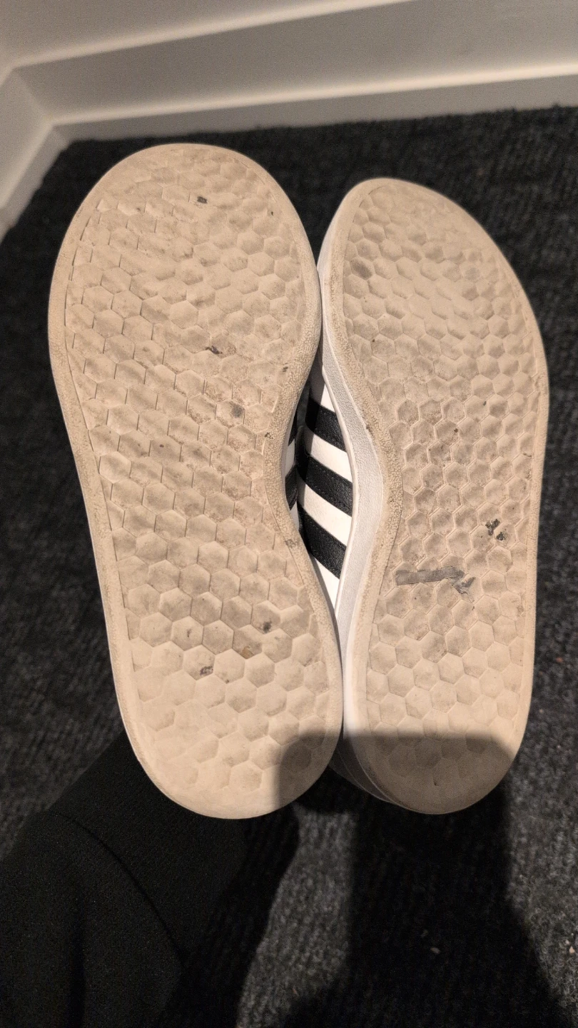 Women's Adidas Court Shoes - Size 7.5 US - photo 2