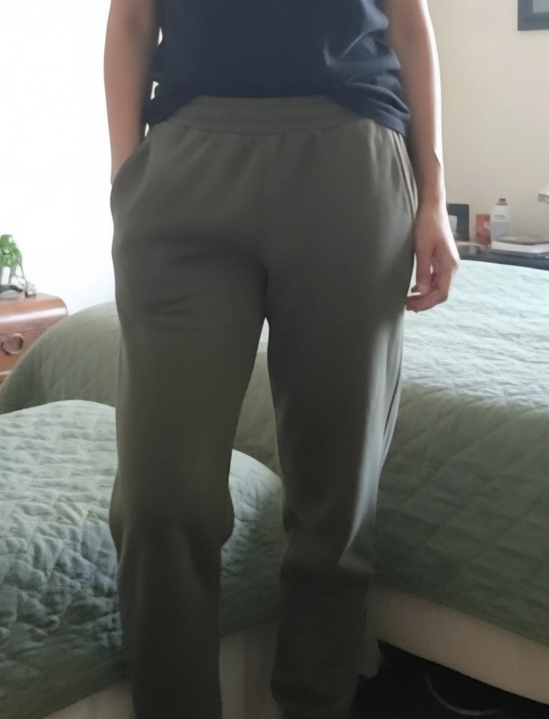 New Green Sweatpants size small 🥕 - photo 2