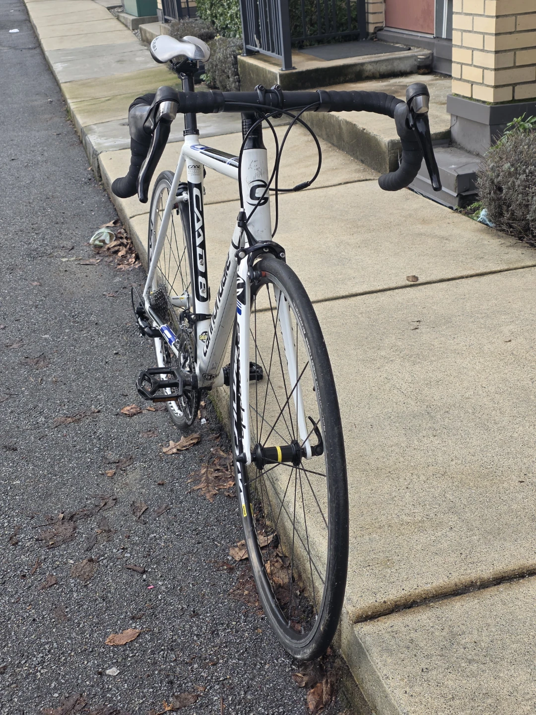 Refurbished Cannondale CAAD 8 Road Bike - photo 3