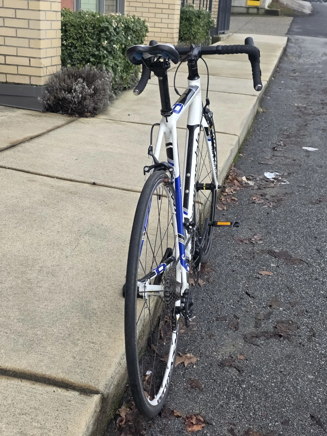 Refurbished Cannondale CAAD 8 Road Bike - photo 4