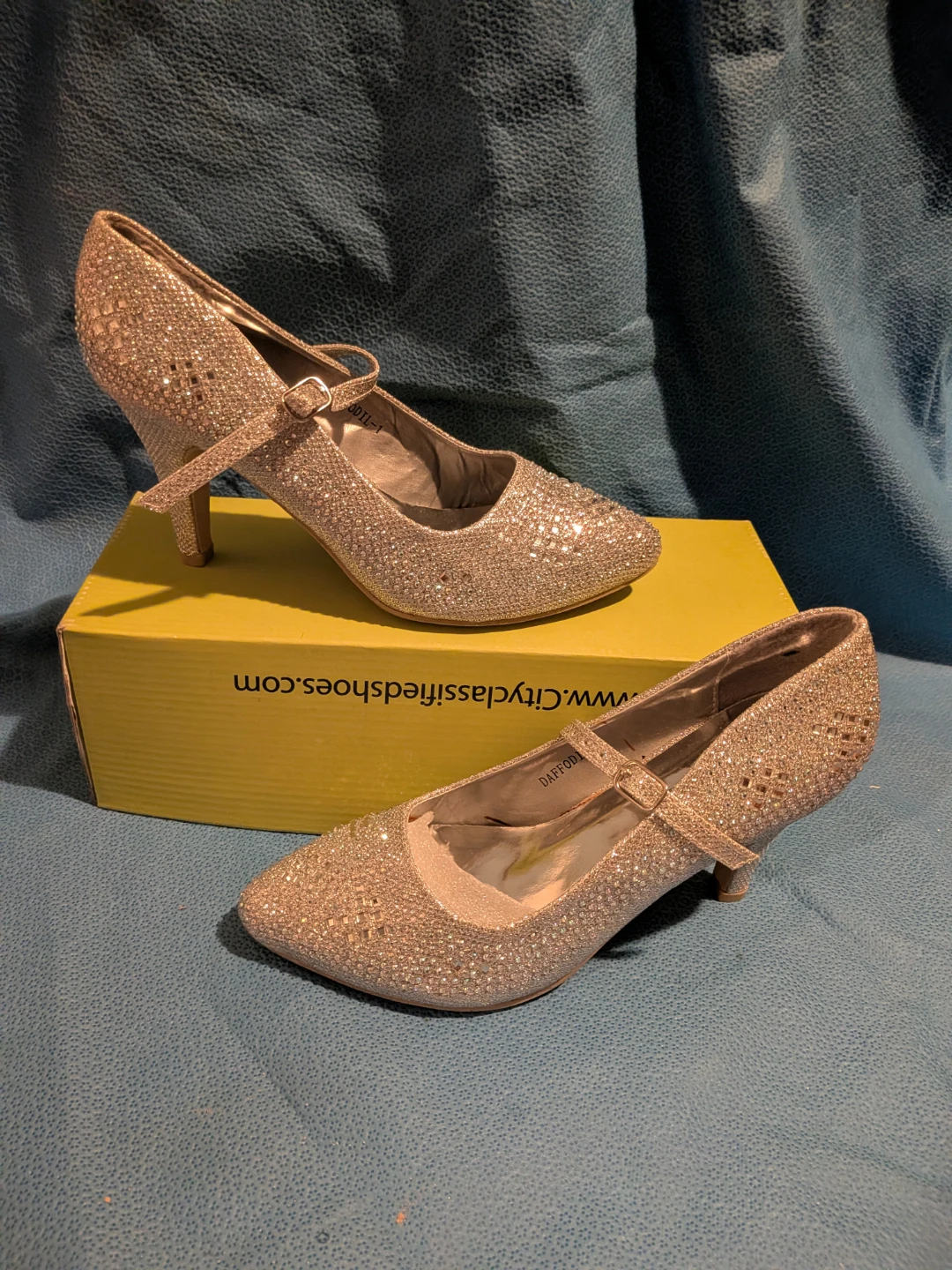Women's Sparkle Heels, Size 6