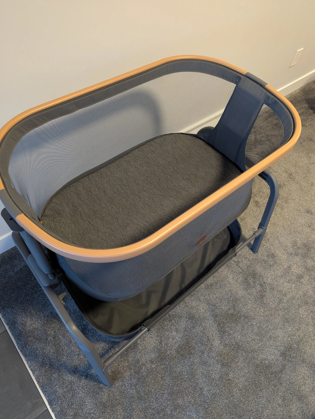 Maxi-Cosi Iora Bedside Bassinet - Graphite - photo 3