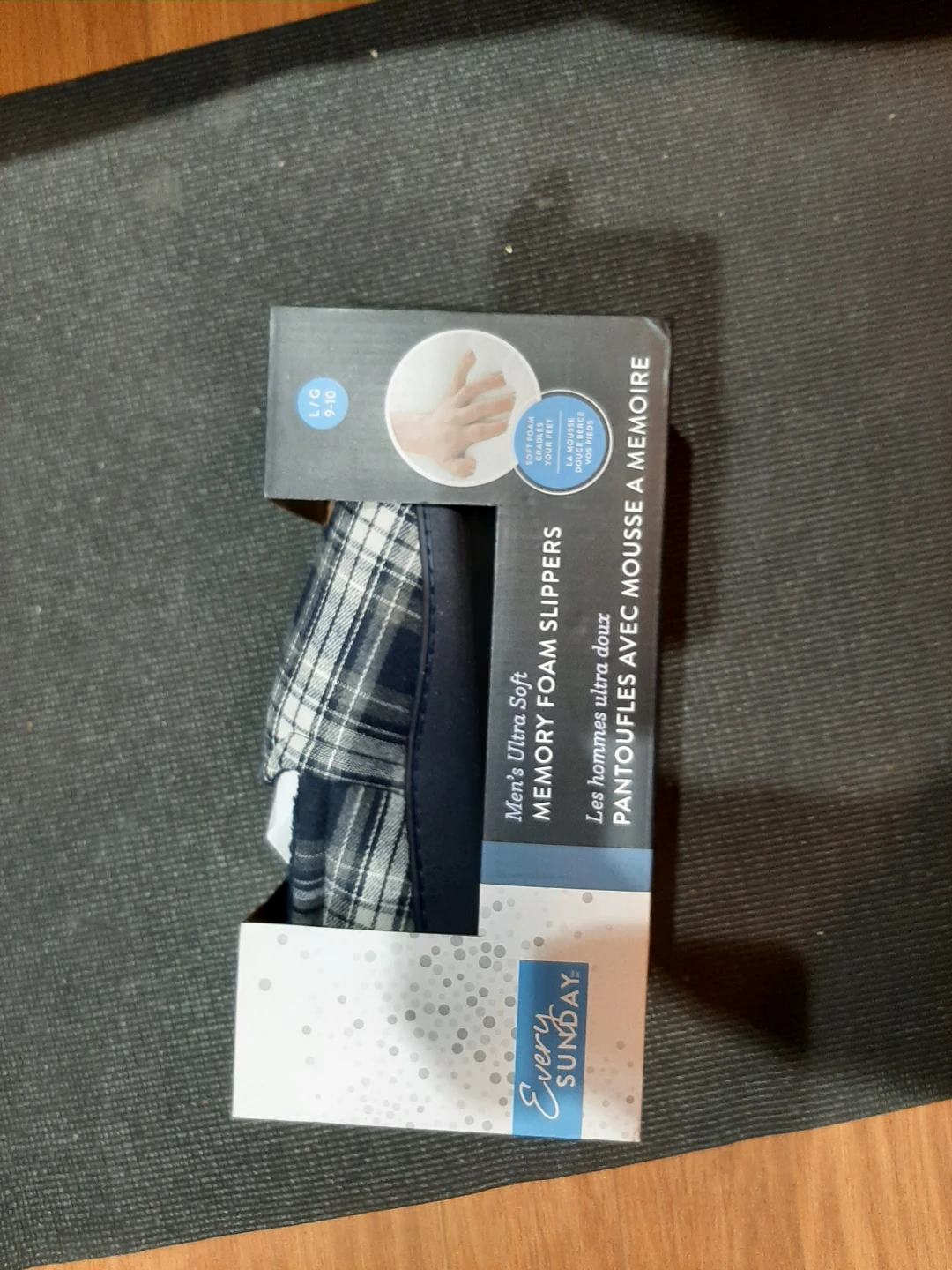 Free Everday Brand New Slippers Size 9, 10 - photo 2