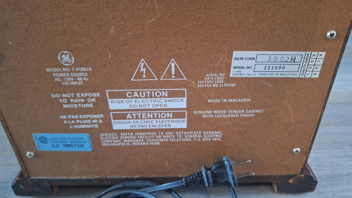 General Electric Decorative AM/FM Radio - photo 3