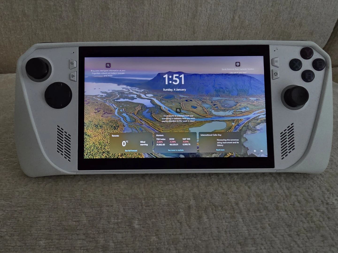 ROG Ally Z1 Extreme with JAUX grip case