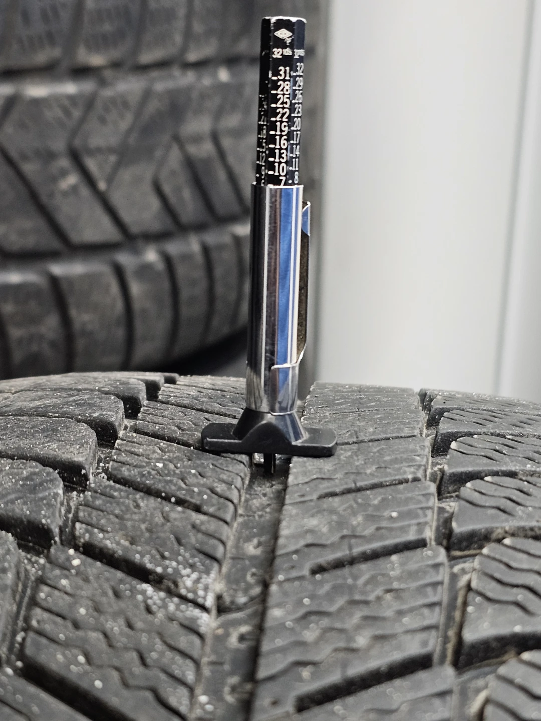 225/55 R17 WINTER TIRES ON ALLOY RIMS 5×114.3 - photo 5