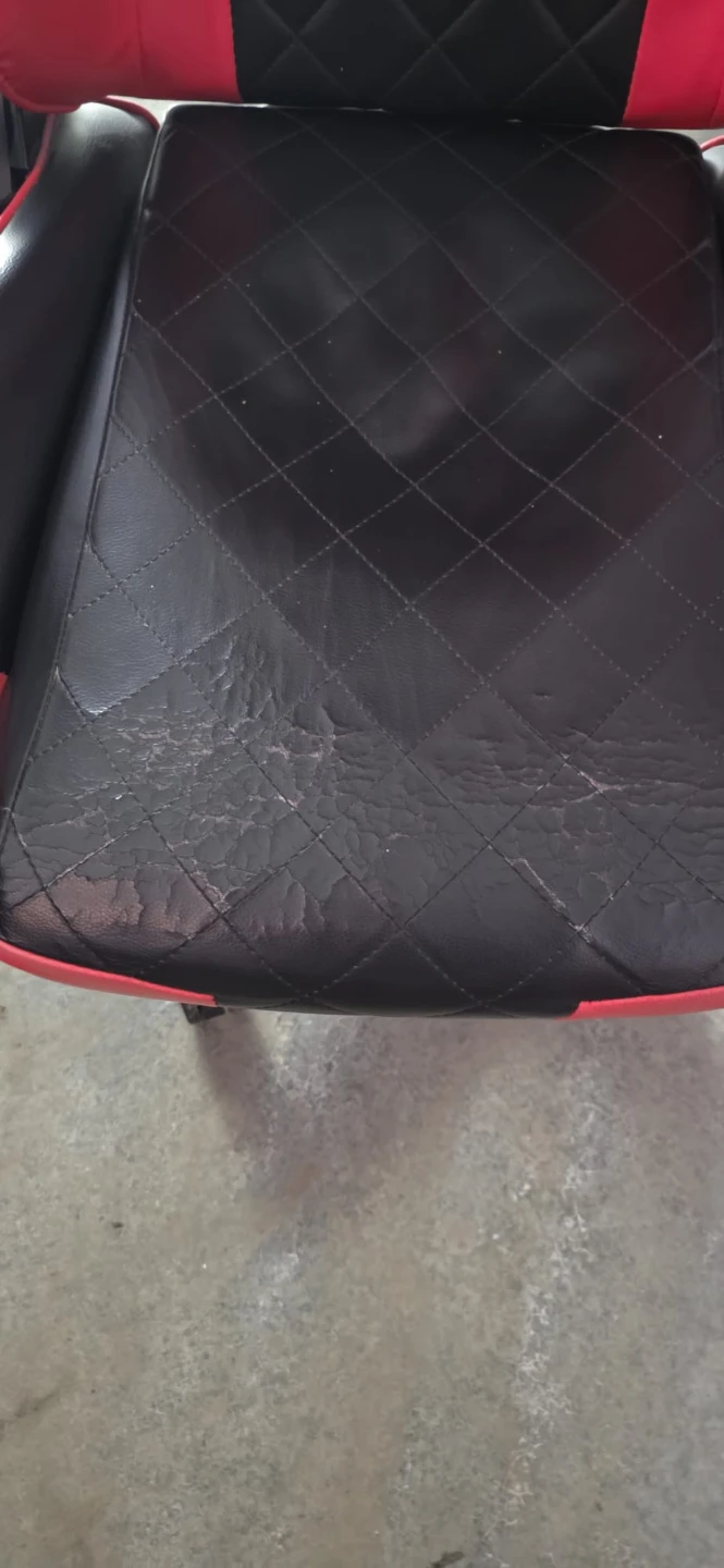 Red & Black Gaming Chair - Used Condition - photo 3