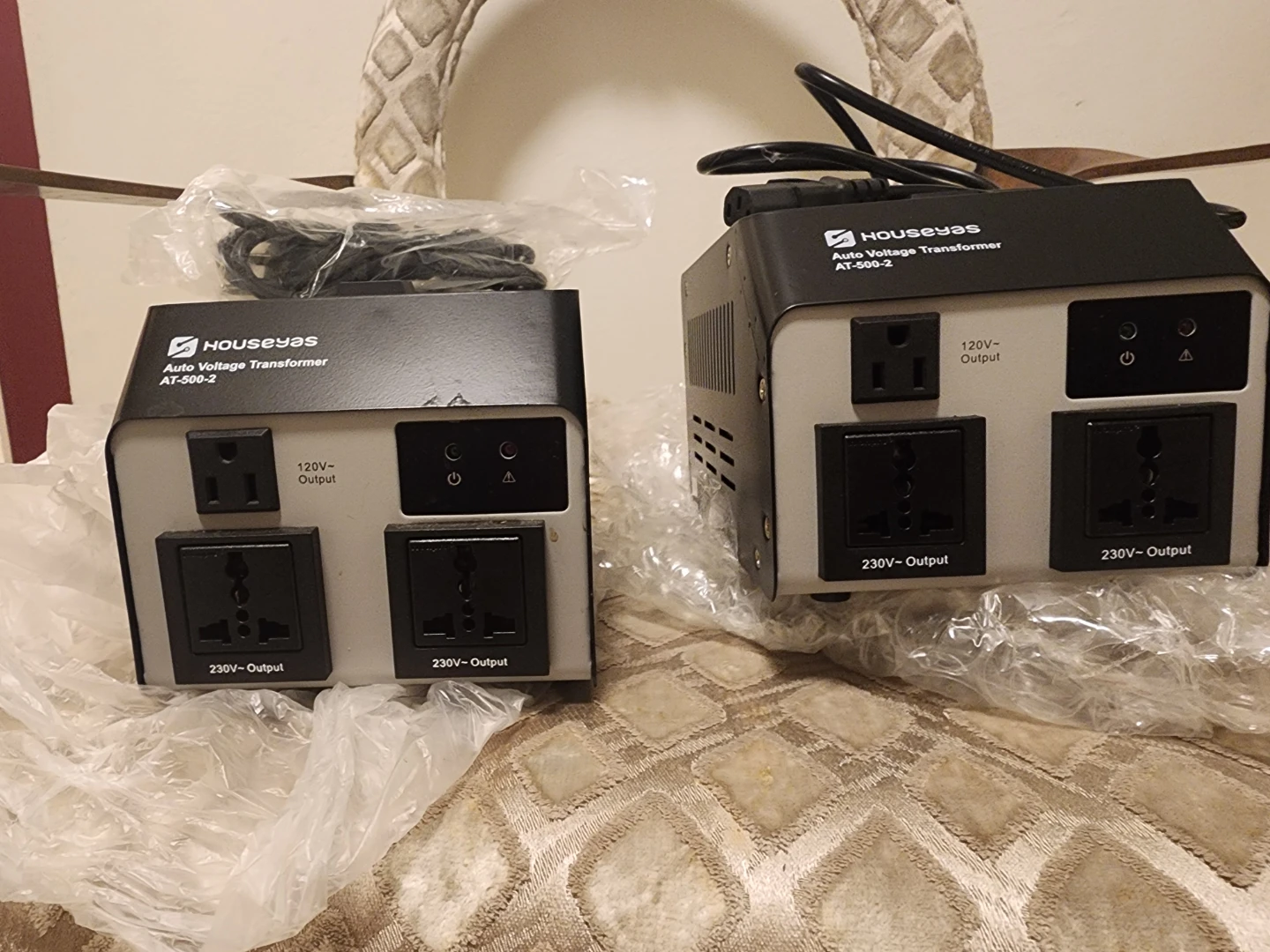 HOUSEEYAS Auto Voltage Transformer AT-500-2 - photo 4