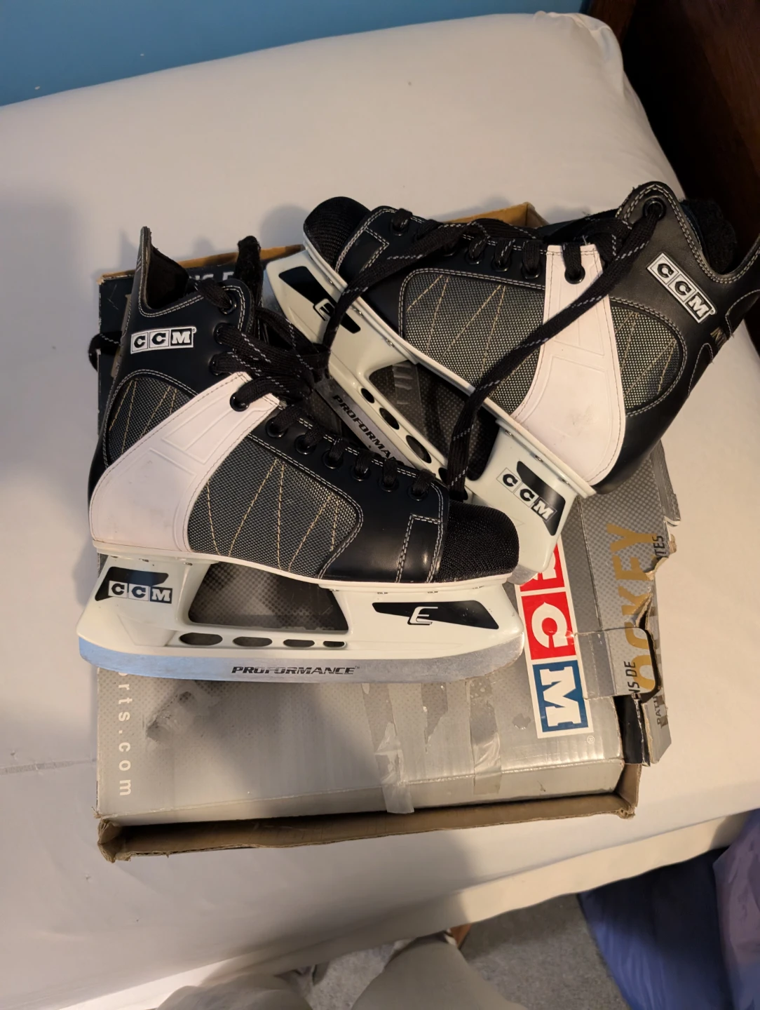 CCM Intruder Hockey Skates - Size 10 - photo 3