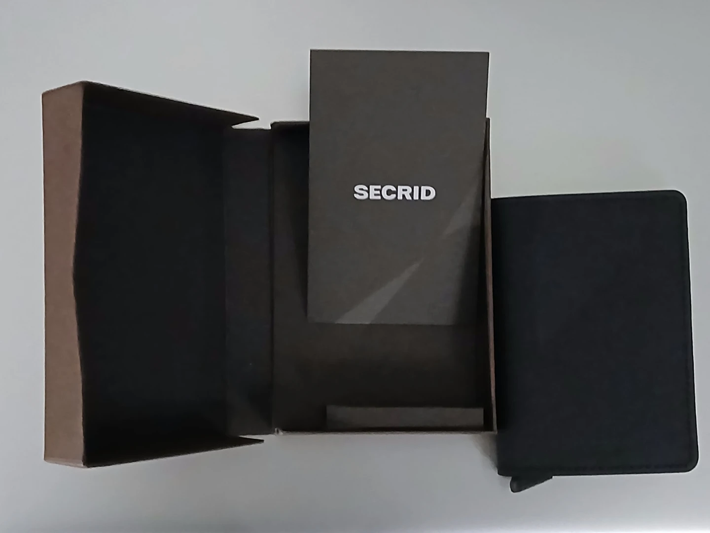 SECRID Black Leather Wallet with Original Box - photo 4