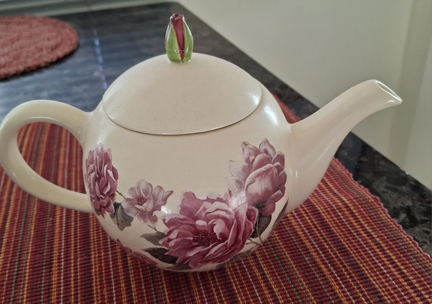 Cream Floral Teapot with Bud Lid