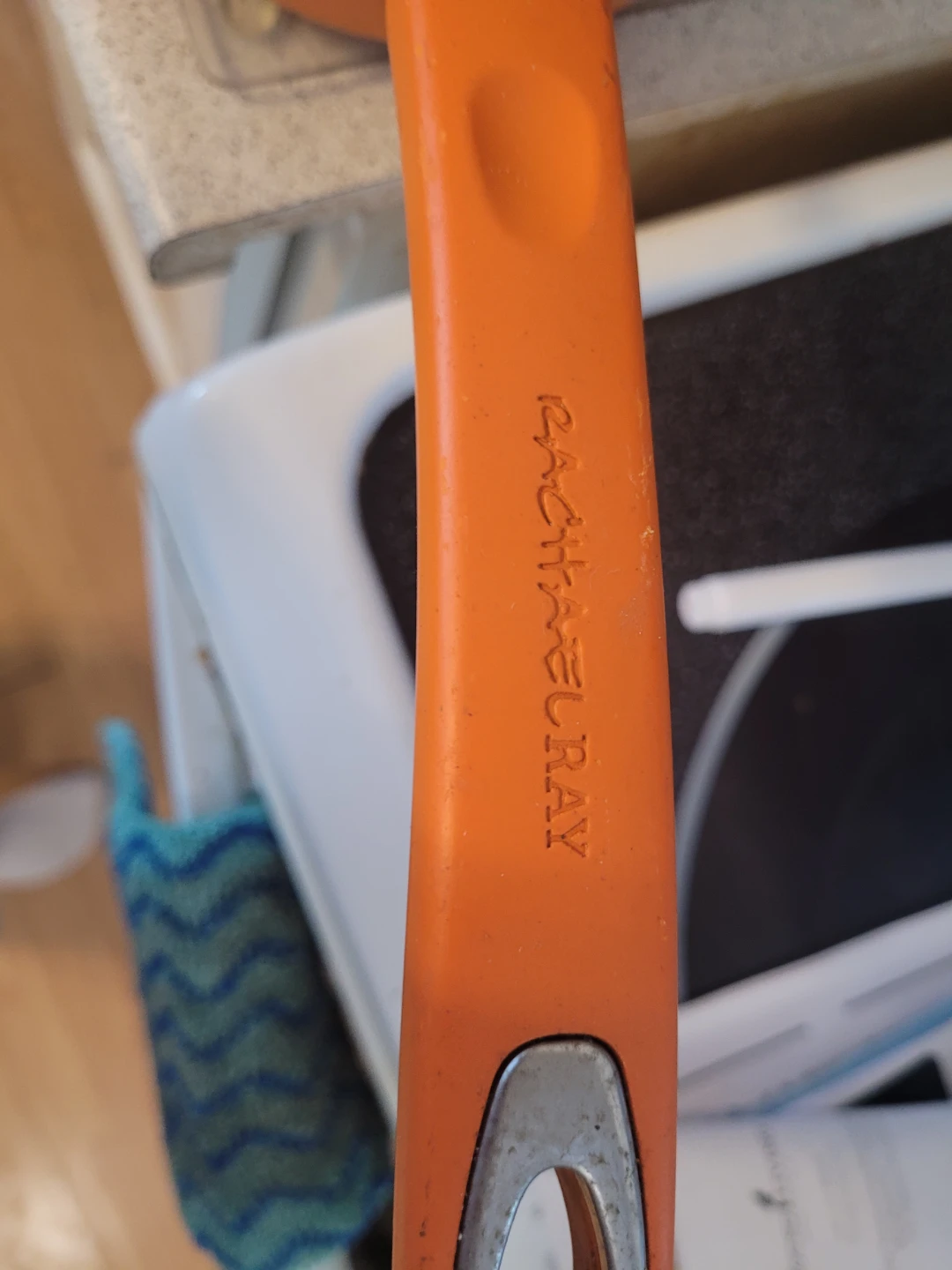 Black+Decker Orange Casserole Pan with Lid - photo 2