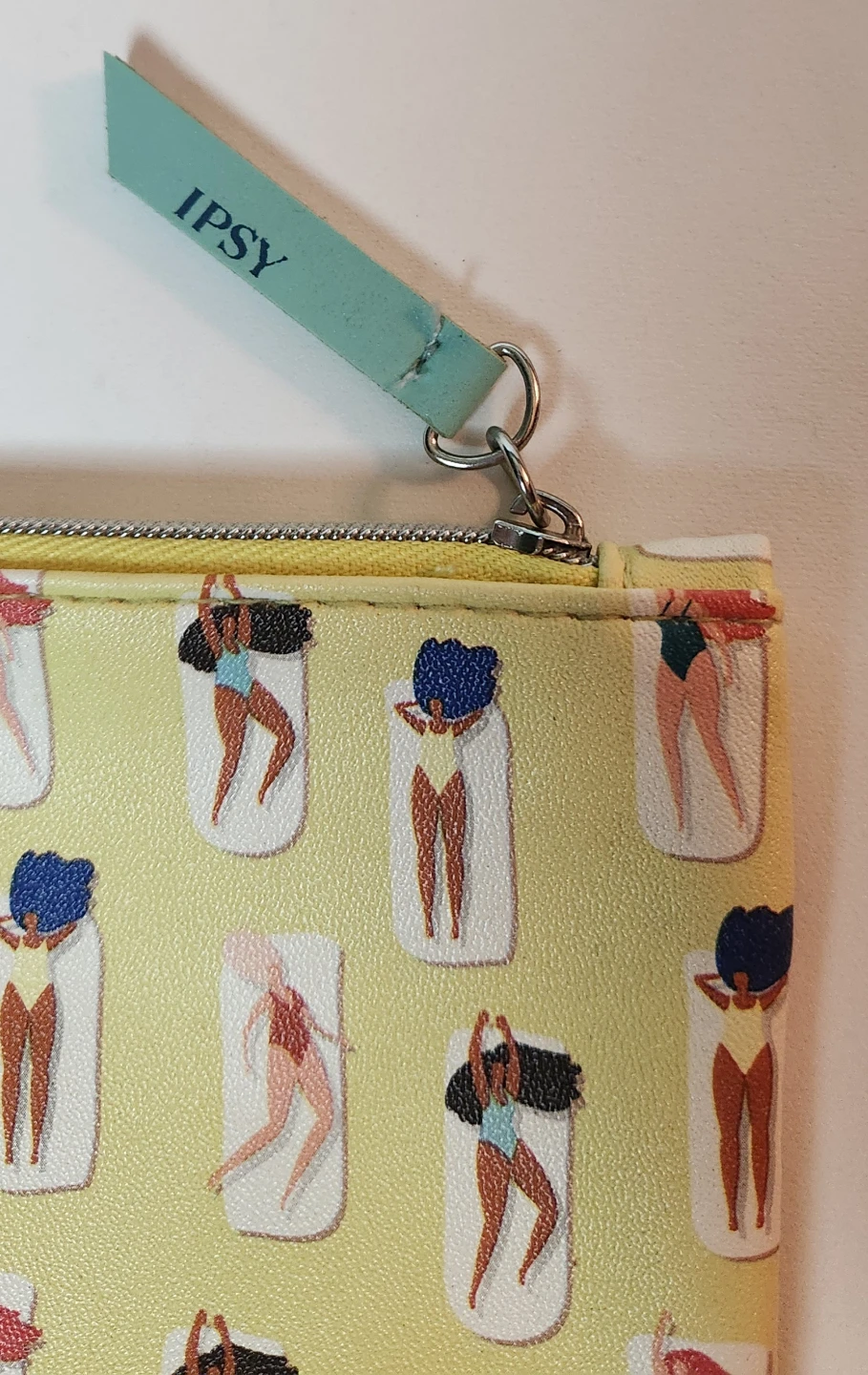 IPSY Zippered Cosmetic Bag - photo 2