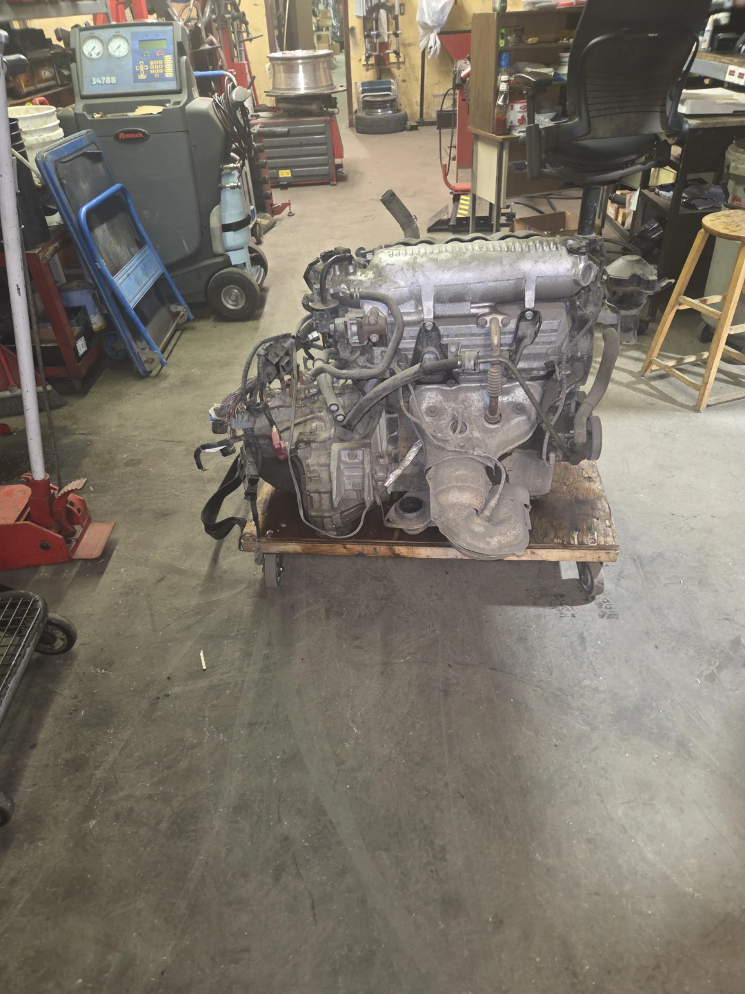 Mitsubishi 3.8L V6 Engine - photo 2