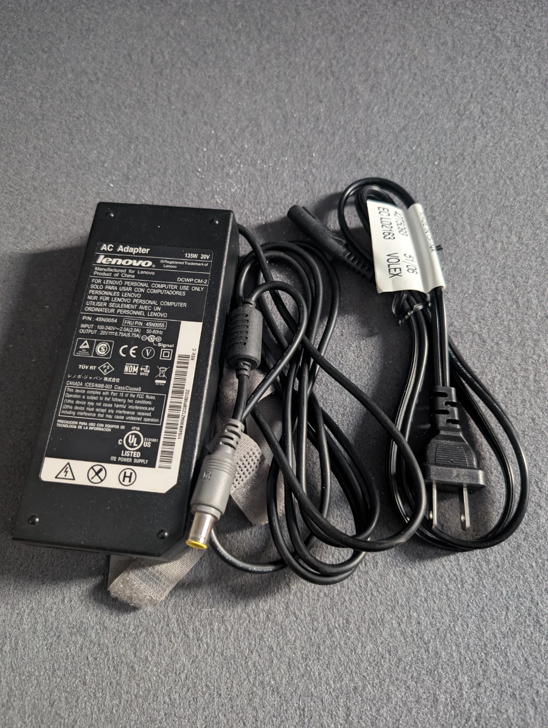 Lenovo 135W AC Adapter for ThinkPad (Round Tip)