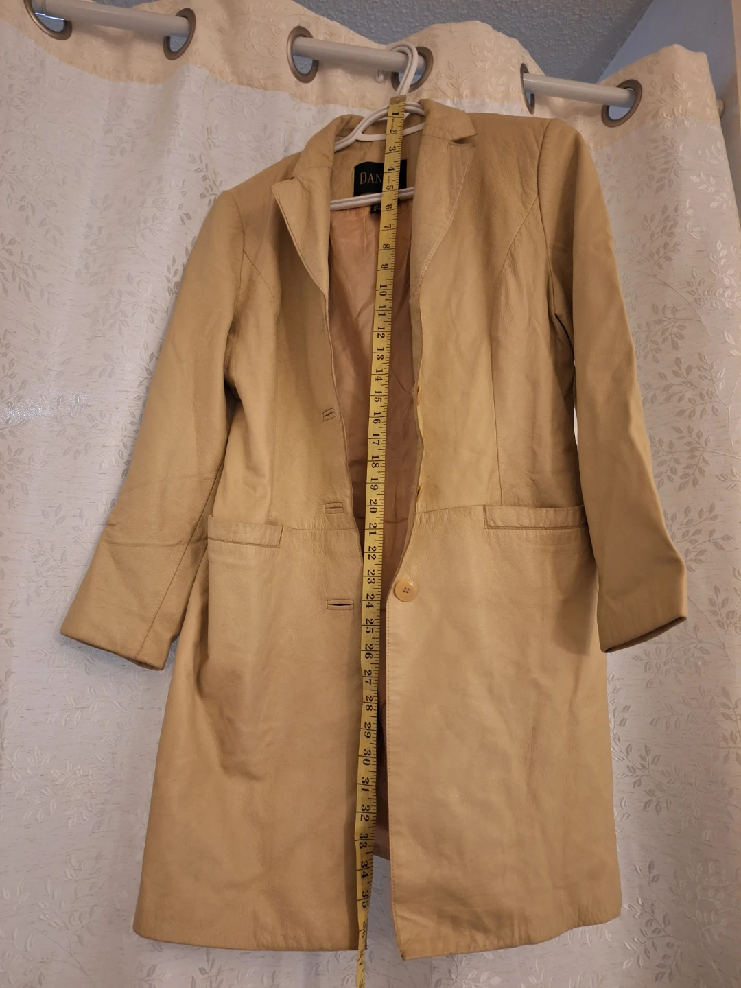 Danier Leather Coat - Size XS/TP