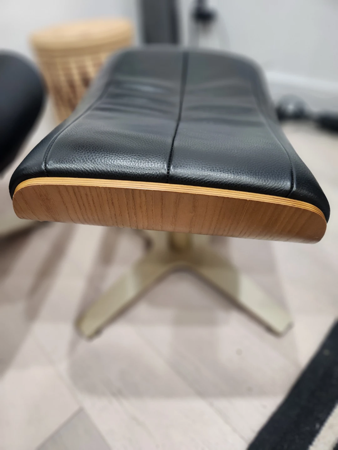 Black Leather Swivel Lounge Chair & Ottoman - photo 4