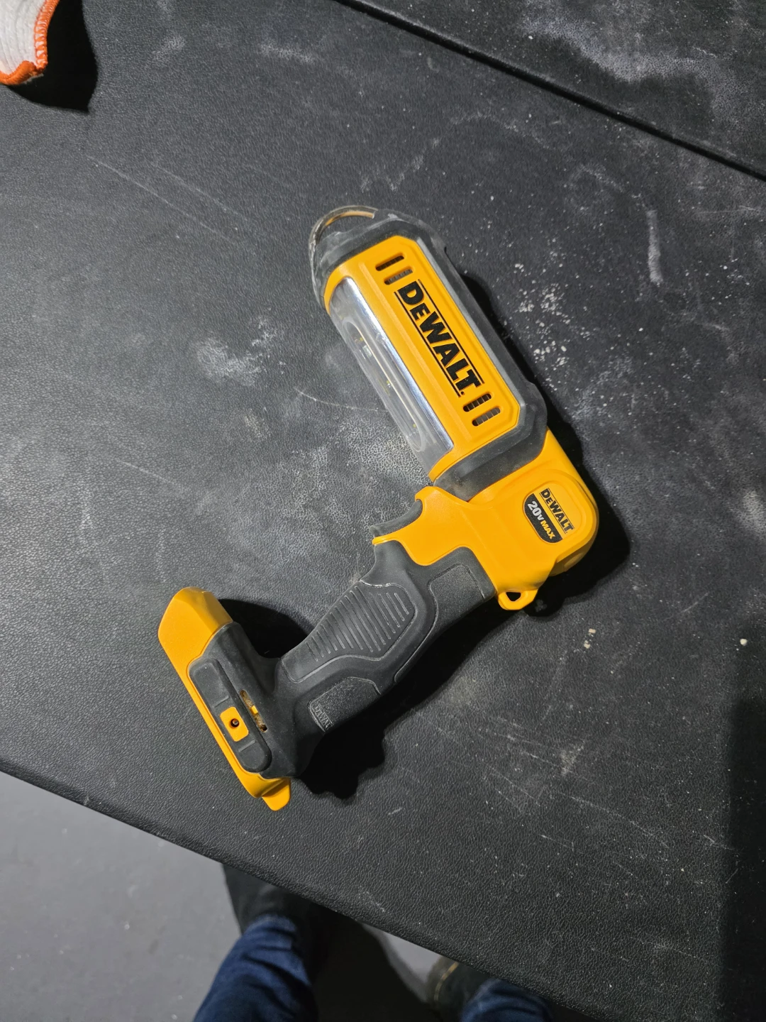 DeWalt DCL050 Worklight - Yellow/Black - photo 2