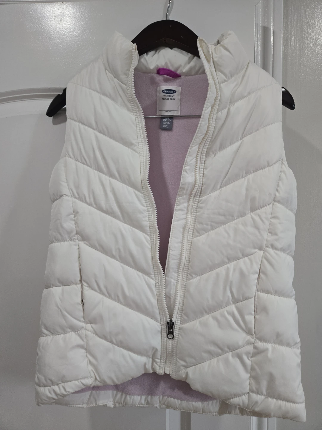 Old Navy Frost Free Puffer Vest - L/G (10-12)