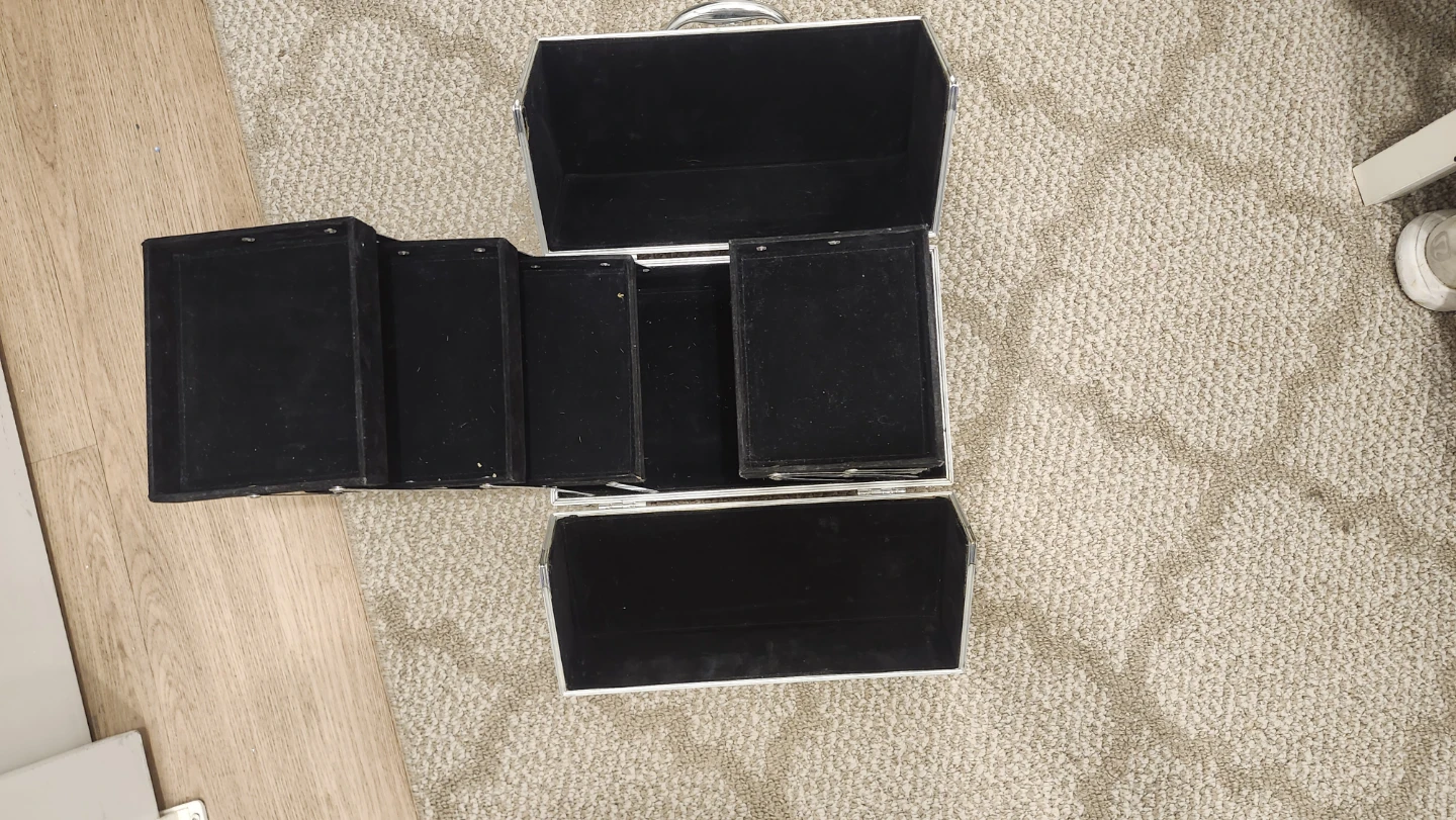 Beaudy Silver Aluminum Makeup Organizer Case - photo 3