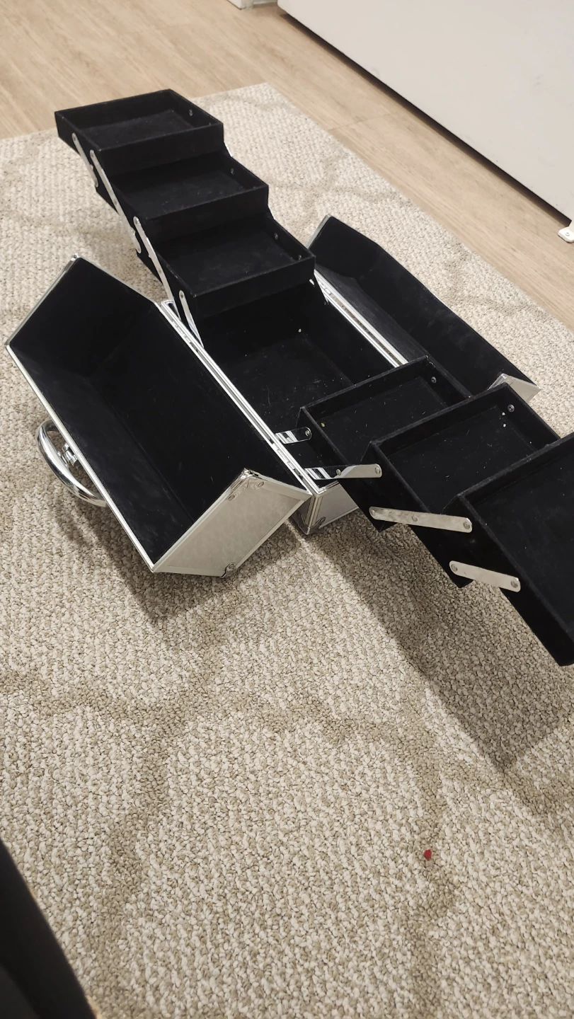 Beaudy Silver Aluminum Makeup Organizer Case - photo 5