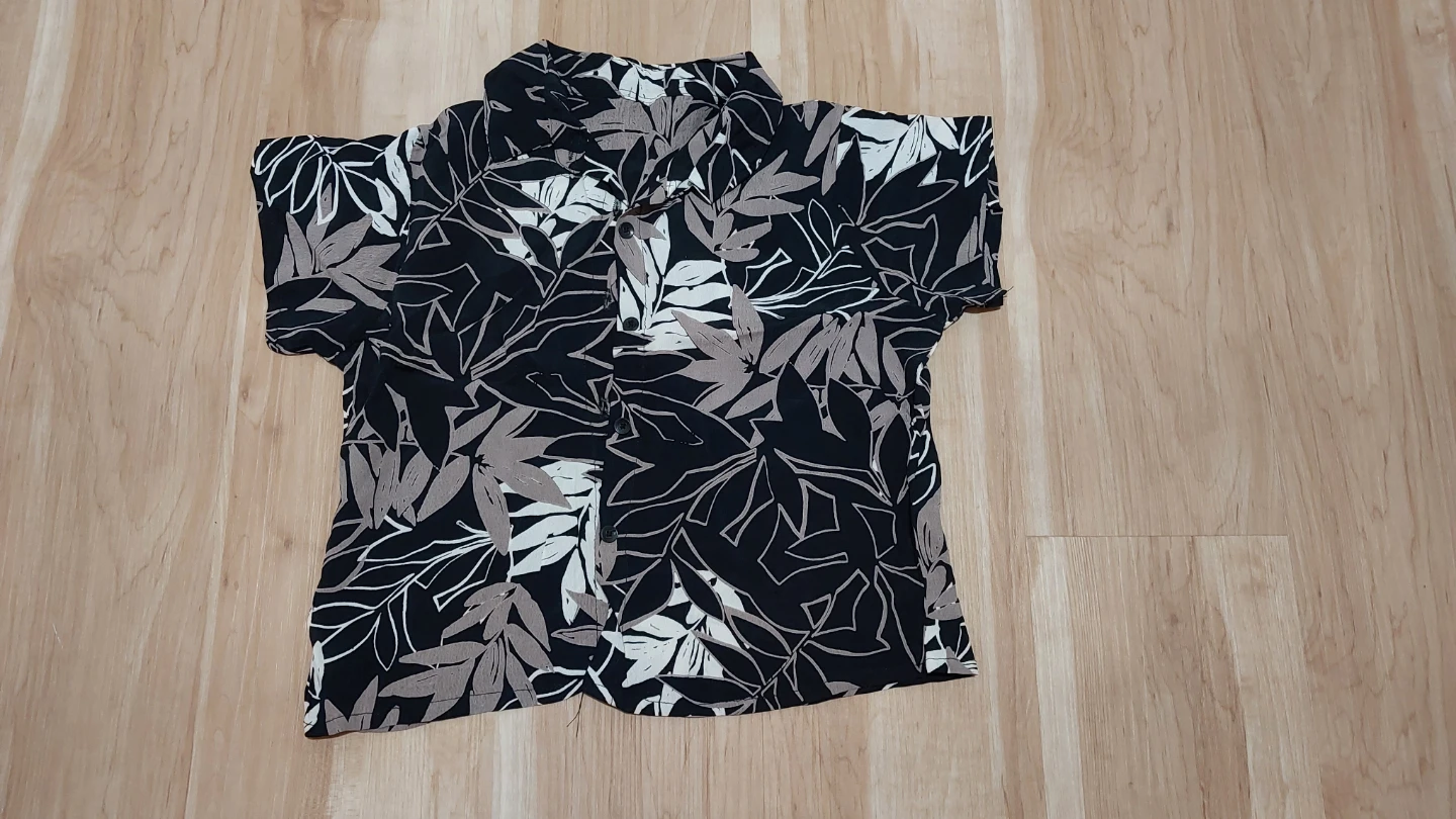 Brand new Women's Short Sleeve Leaf Print Shirt free - photo 2