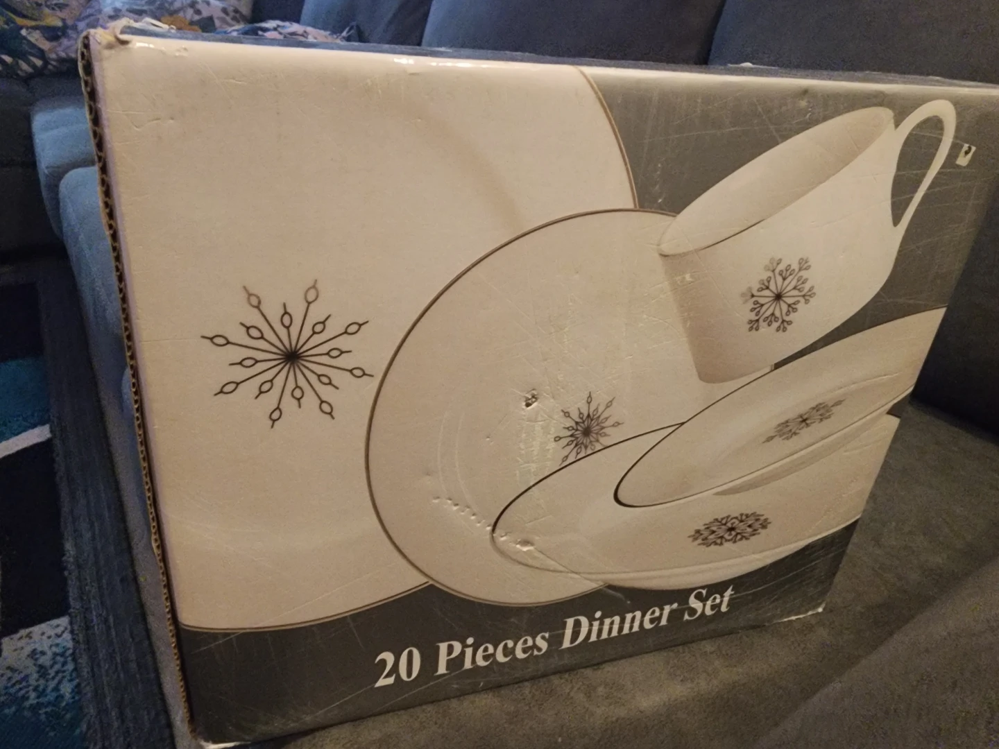 20 Piece Dinner Set Snowflake Design