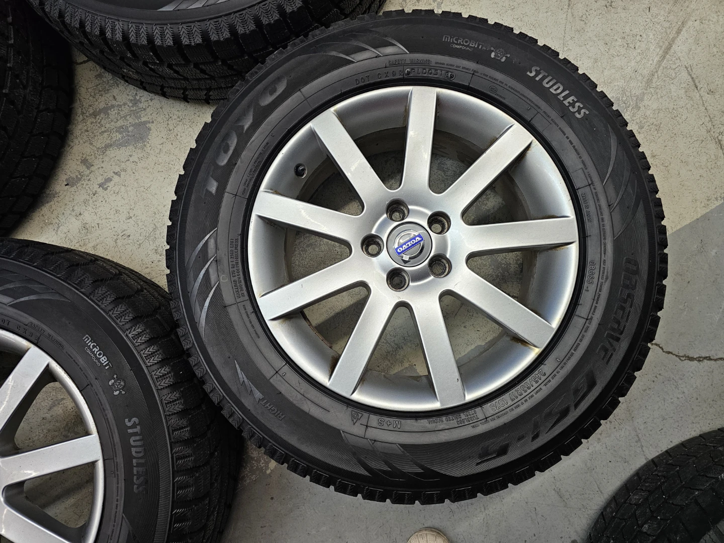VOLVO XC90 WINTER TIRES ON O.E.M RIMS 245/65 R17 - photo 4