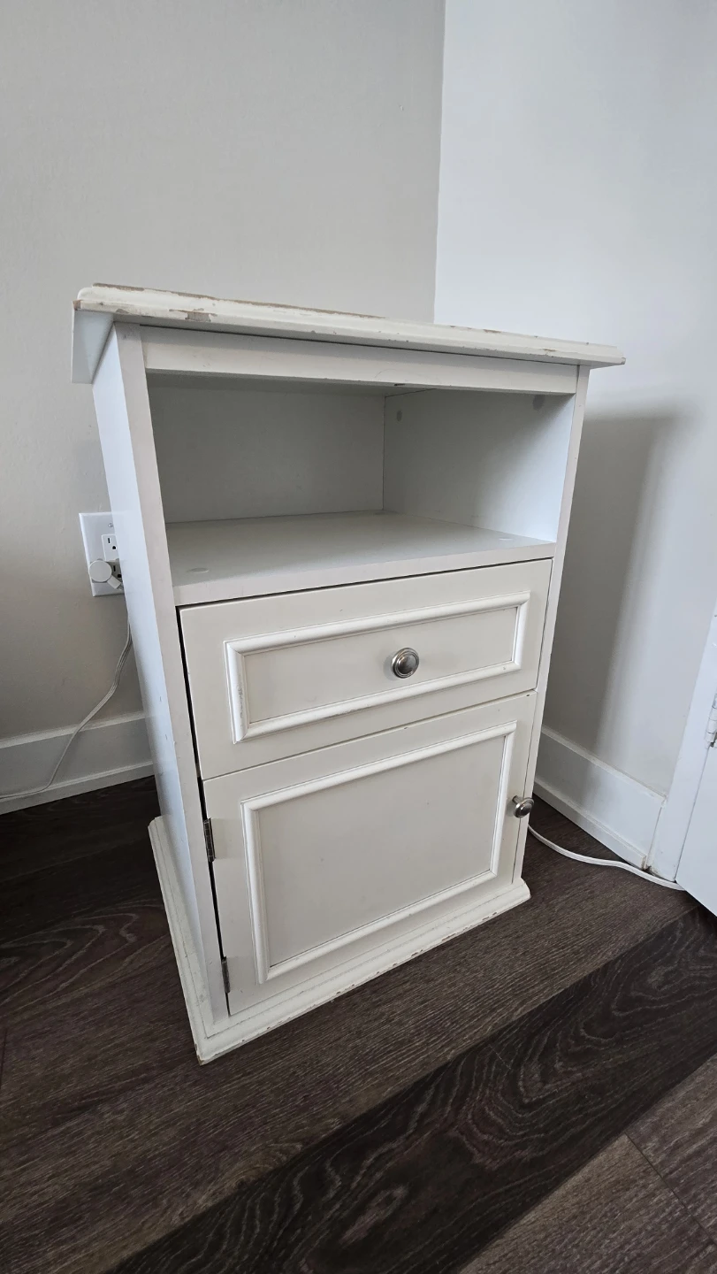 White Bedside Table with Drawer - photo 4