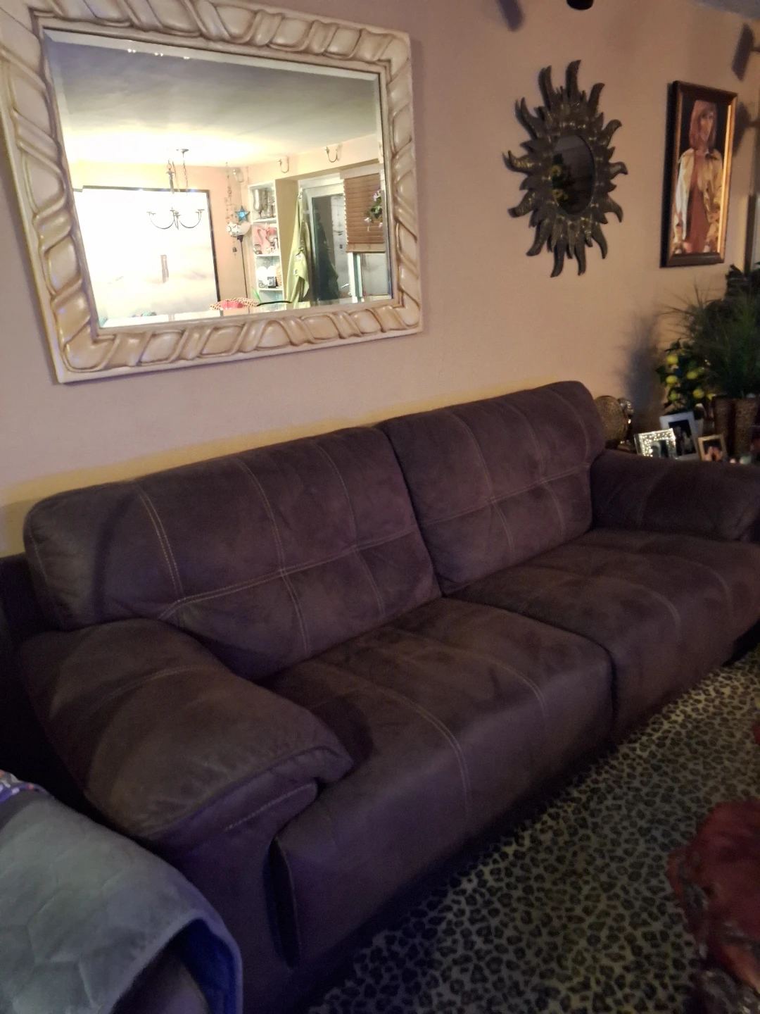 Brown sofa, 1 year old only ♡ - photo 2