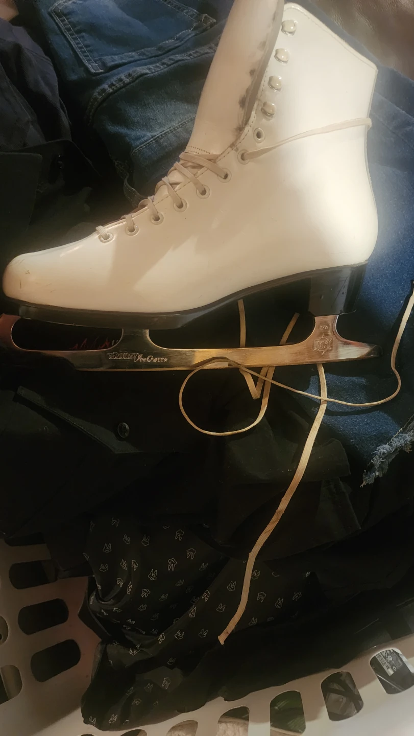DBolt Ice Queen White Ice Skates