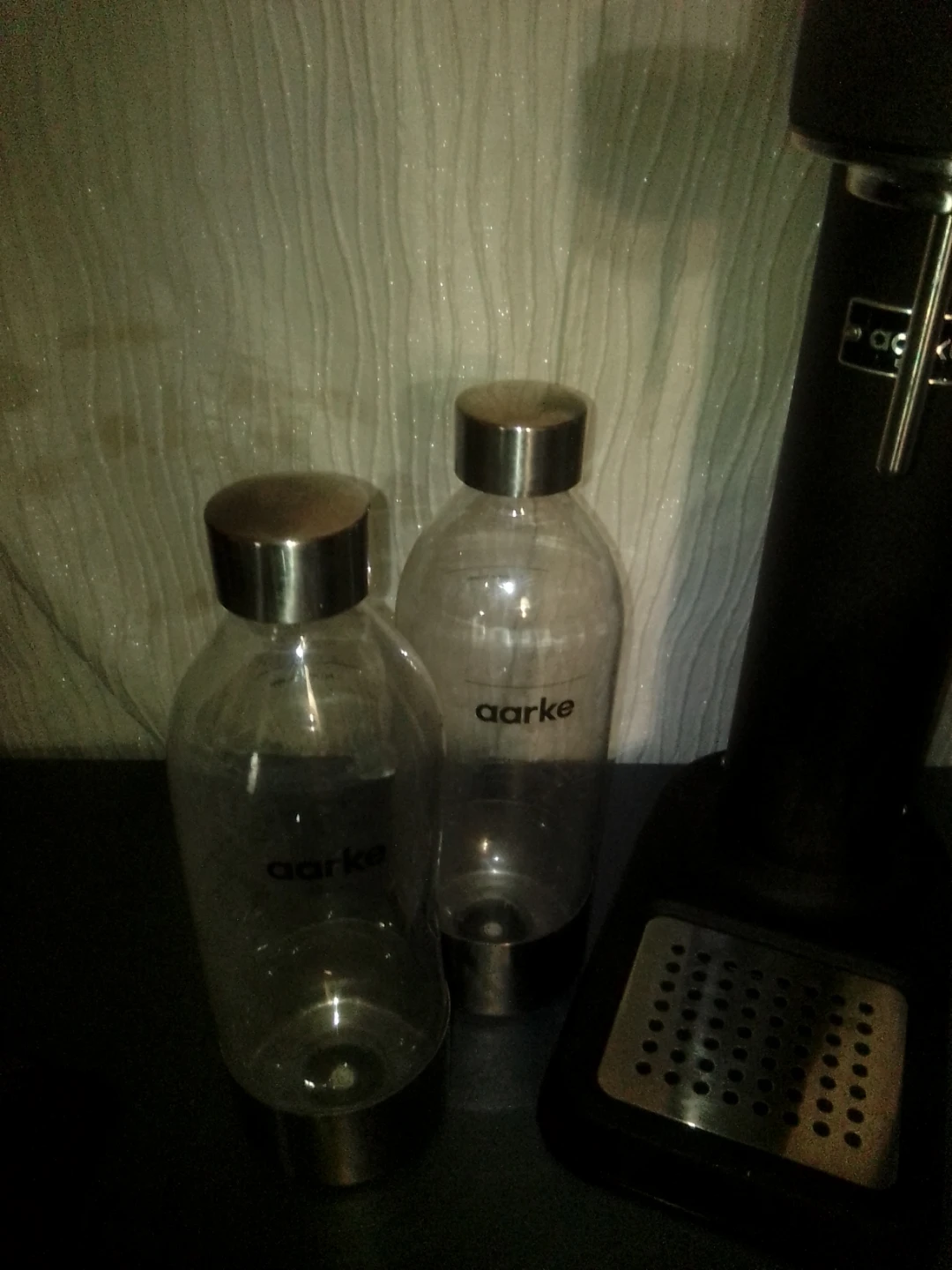 Aarke Water Carbonator with 2 CO2 Cylinders and 2 Bottles - photo 3