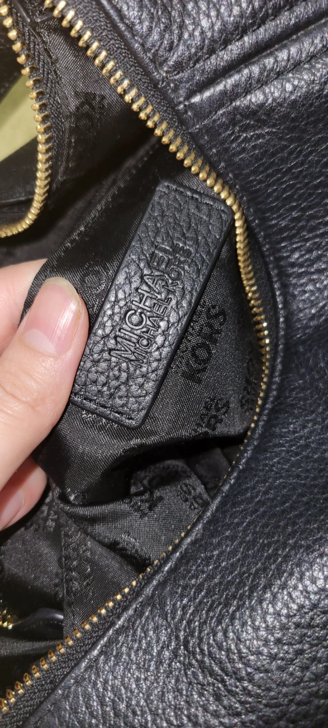 Michael Kors Black Leather Shoulder Bag - photo 4