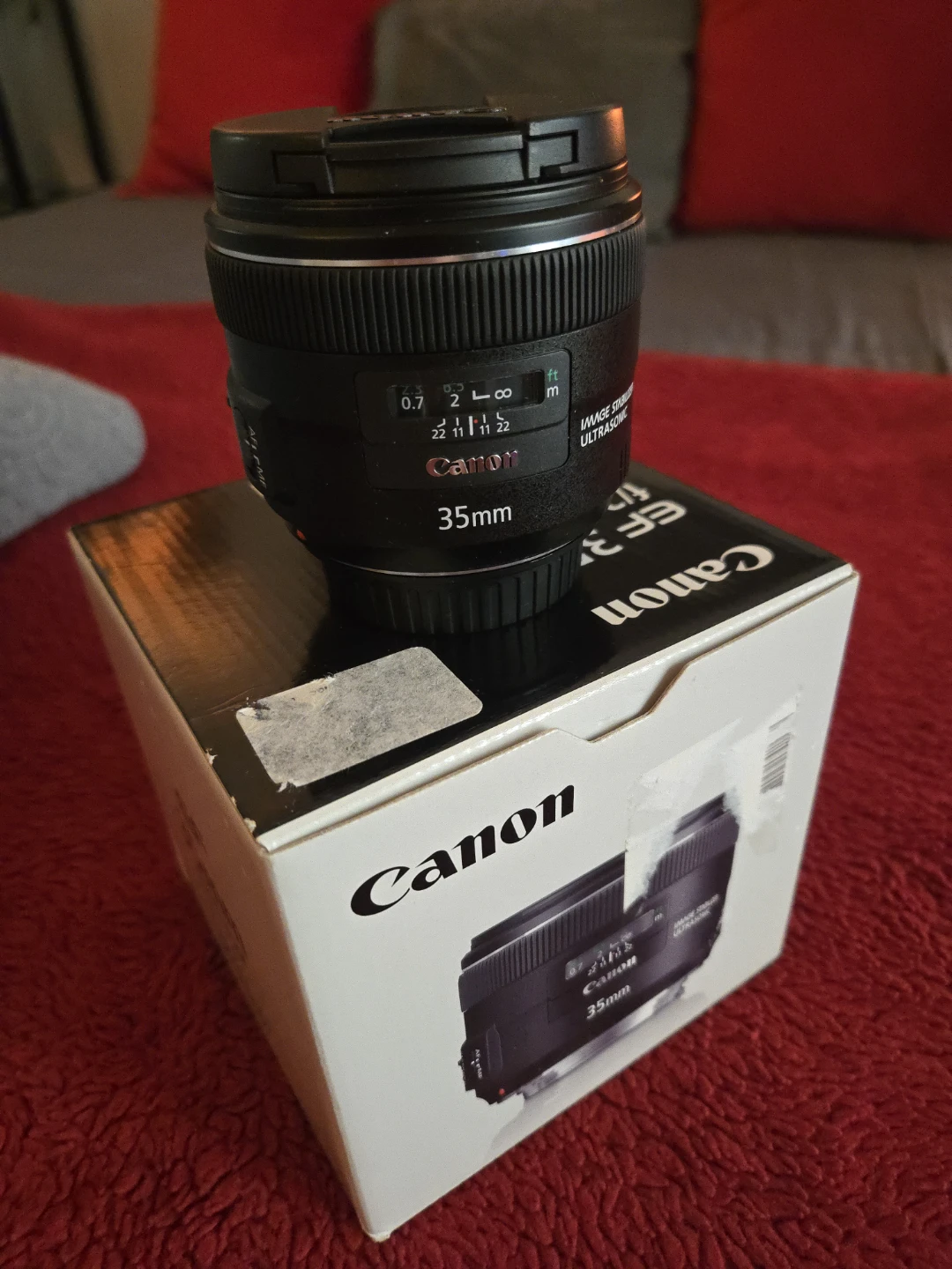 Canon EF 35mm f/2 IS USM Lens