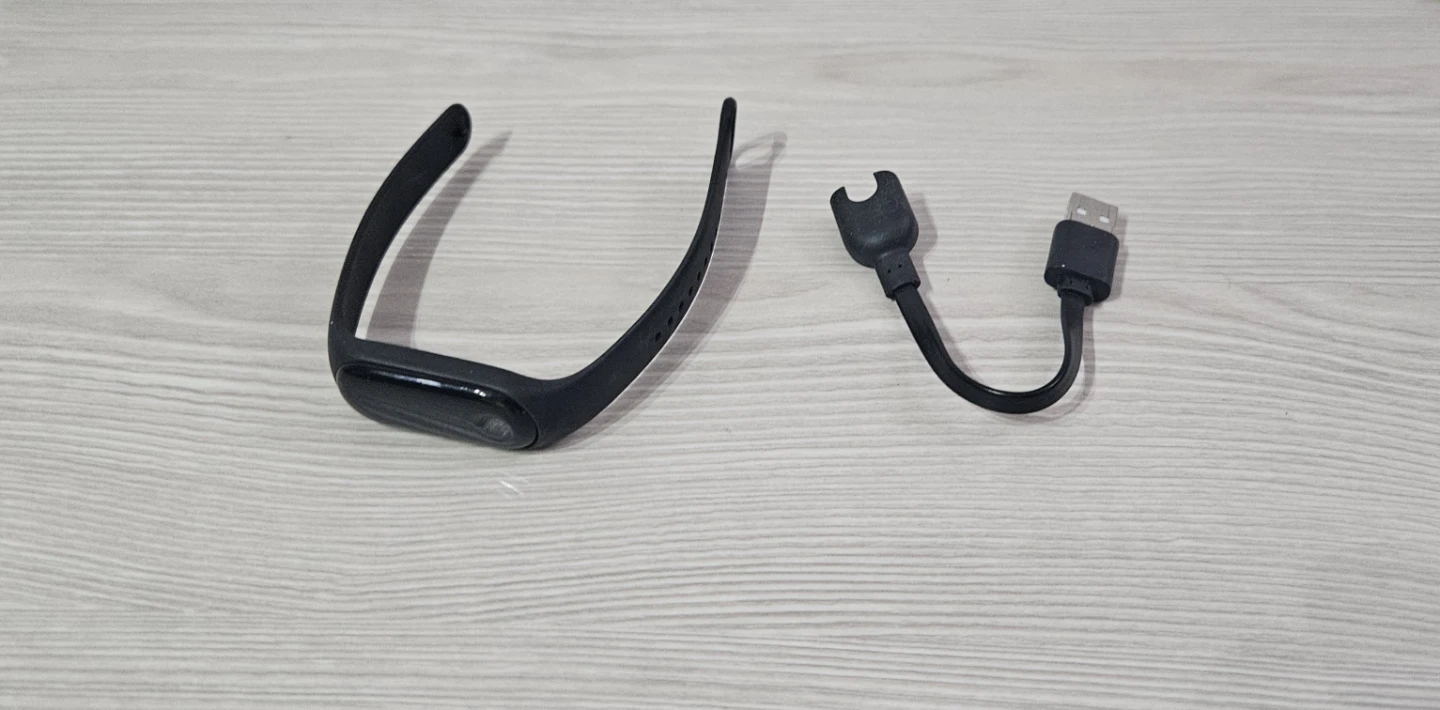 Black Xiaomi Smart Band with Charger