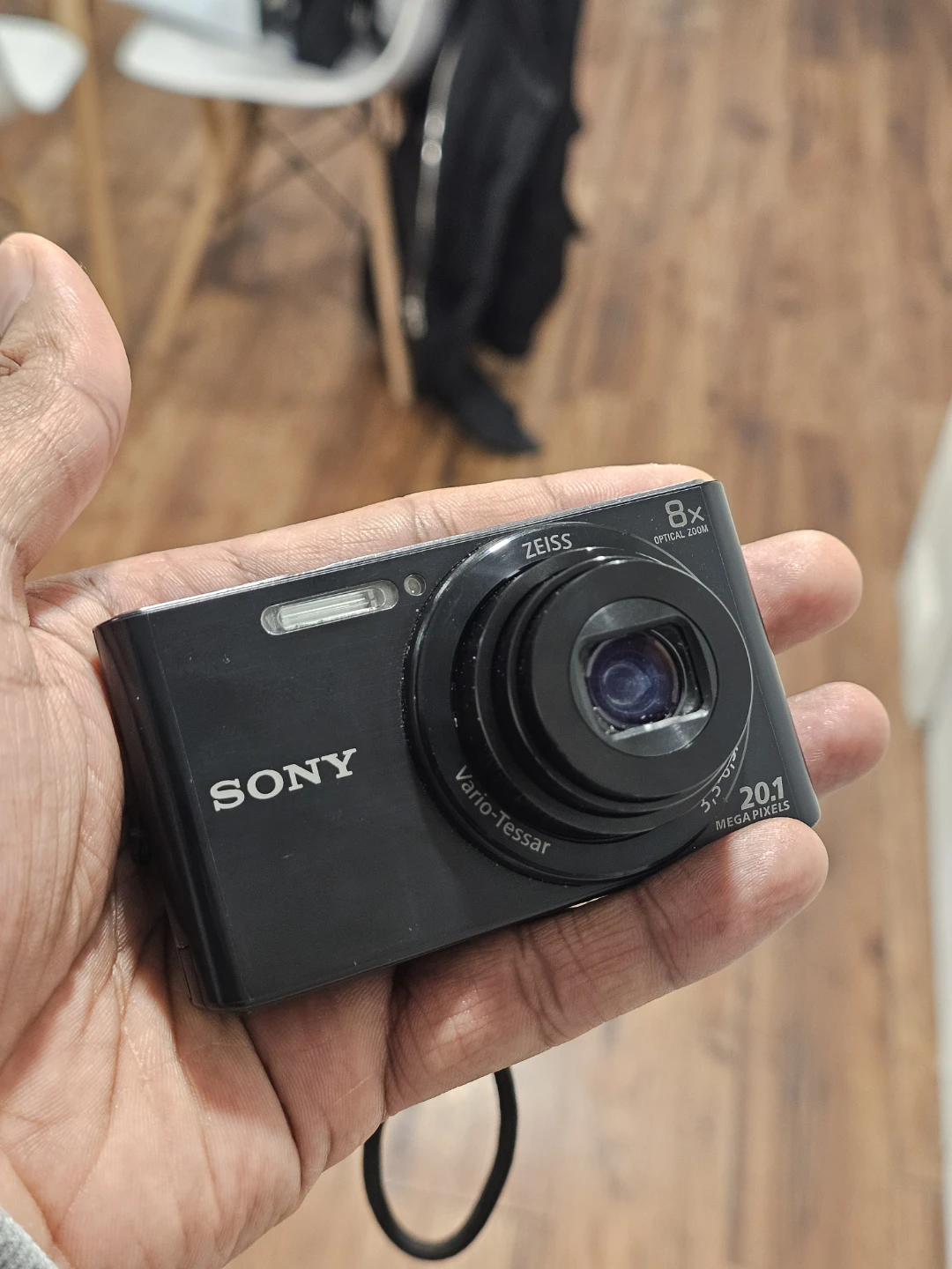Sony Cyber-shot DSC-W830 20.1MP Digital Camera