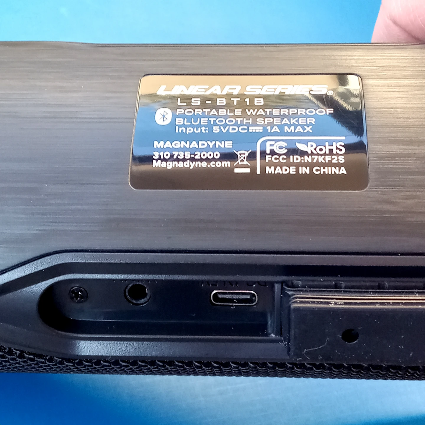 Magnadyne LS-BT1B Portable Waterproof Bluetooth Speaker - photo 4